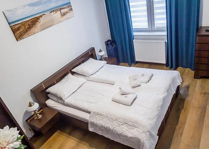 Wiśniowy Ogród Z Garażem Apartamento