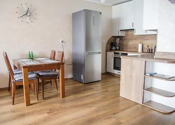 Wiśniowy Ogród Z Garażem *