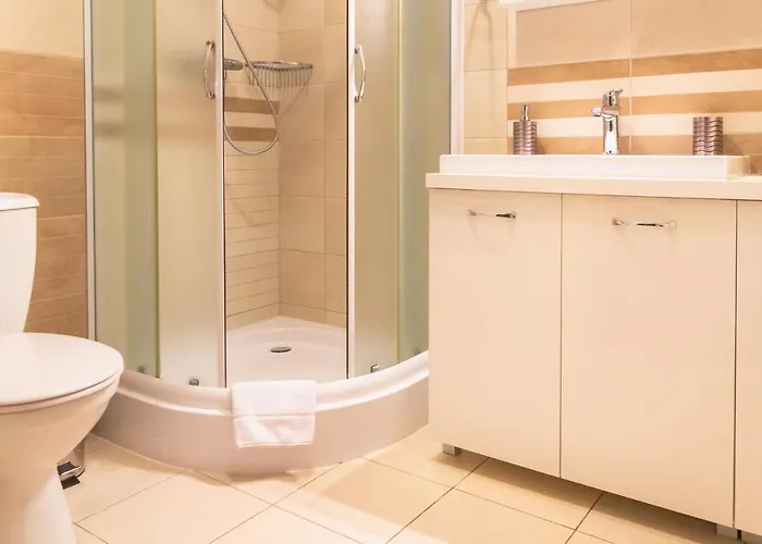 Wiśniowy Ogród Z Garażem * Kołobrzeg