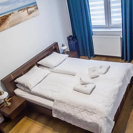 Al-dom Wisniowy Ogrod Z Garazem Apartment
