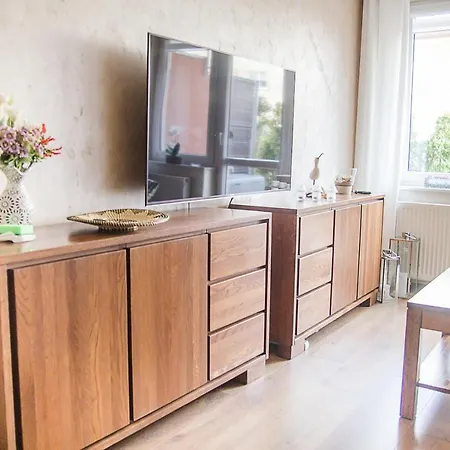 Wiśniowy Ogród Z Garażem *