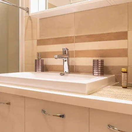 Wiśniowy Ogród Z Garażem *